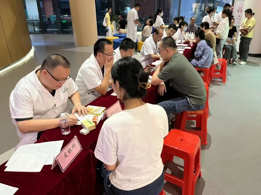 陸豐市人民醫(yī)院“關(guān)愛職工健康，助力百千萬工程”義診活動圓滿結(jié)束 (2).jpg